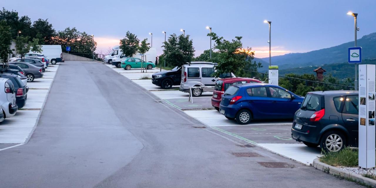 Apartment Villa Irena Great For A Family Holiday With Free Parking And Ev Station Ajdovscina Exterior photo